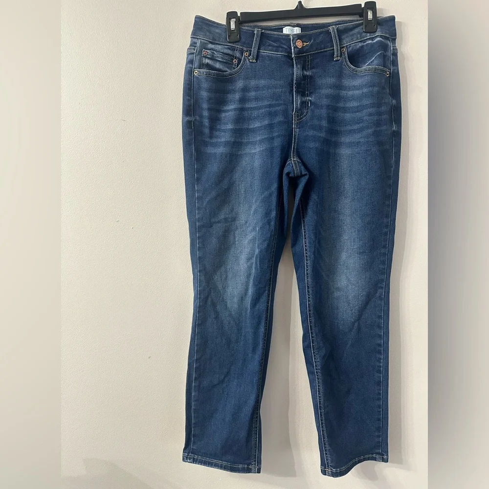 Time and Tru Classic Blue Straight Leg Jeans - Picture 1 of 2